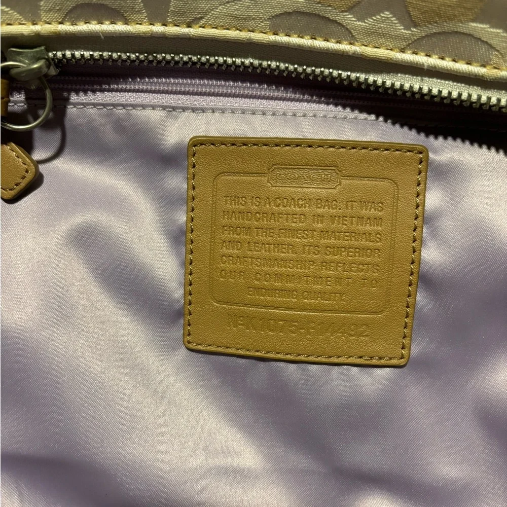 COACH CANVAS SHOULDER BAG PATENT LEATHER ADJUSTABLE STRAPS COACH TAG EUC - Picture 11 of 11